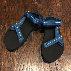 NWT Women’s size 10 Teva Mush sandals